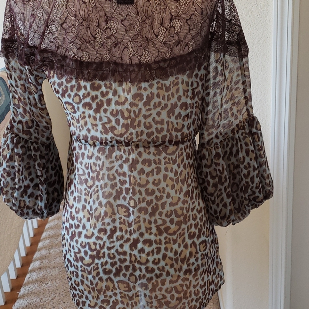 BCBG MAXIAZIRIA BLOUSE - Picture 5 of 7